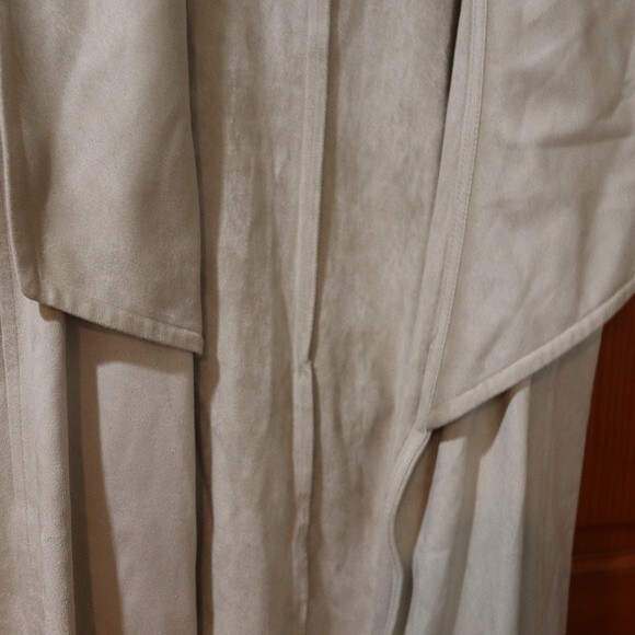 Juicy Couture Faux Suade Vest Tan Belted Open Front NWT LG - Picture 9 of 11